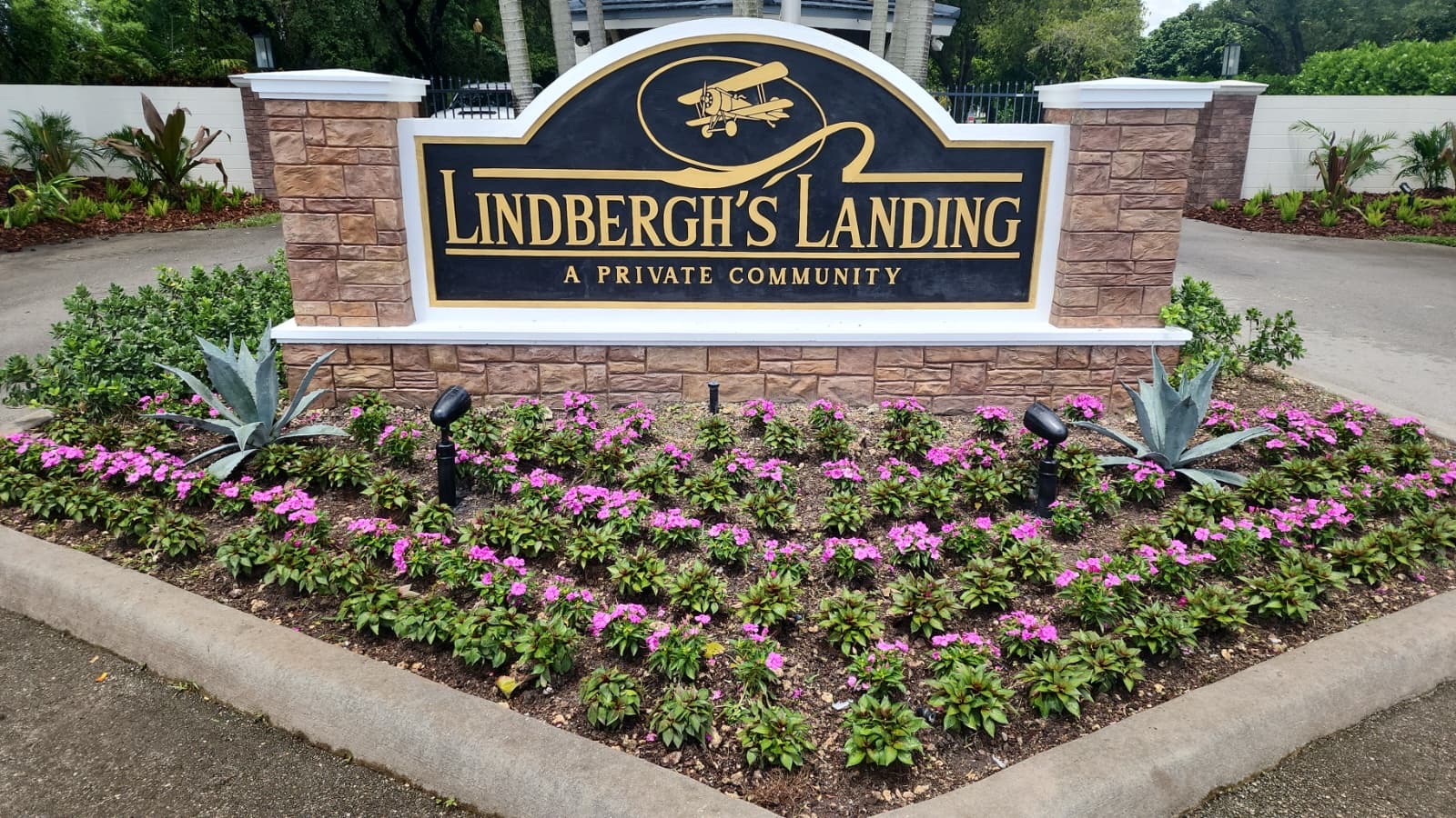 Entrance to Lindbergh’s Landing